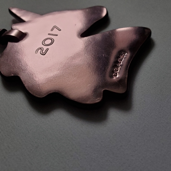 🦄 Metallic Unicorn Ornament - Picture 8 of 10